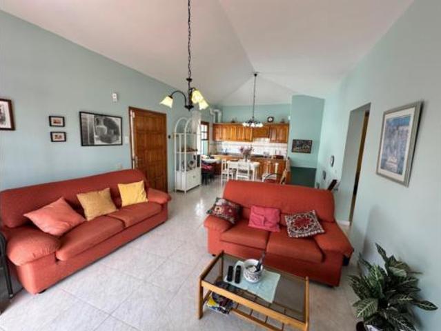 Chalet Venta Arico, Abades