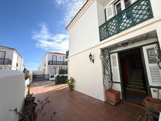 Chalet Venta Arico, Abades