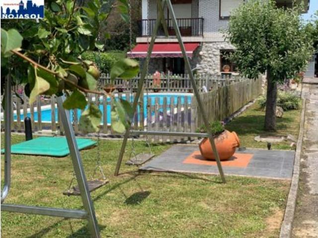 Chalet Venta Arnuero, Castillo