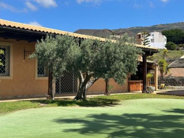 Chalet Venta Arona, Buzanada Valle de San Lorenzo Cabo Blanco