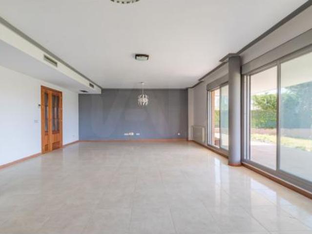Chalet Venta Arroyomolinos, Zona Europa