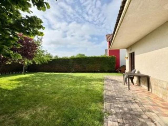 Chalet Venta Asparrena, Araia