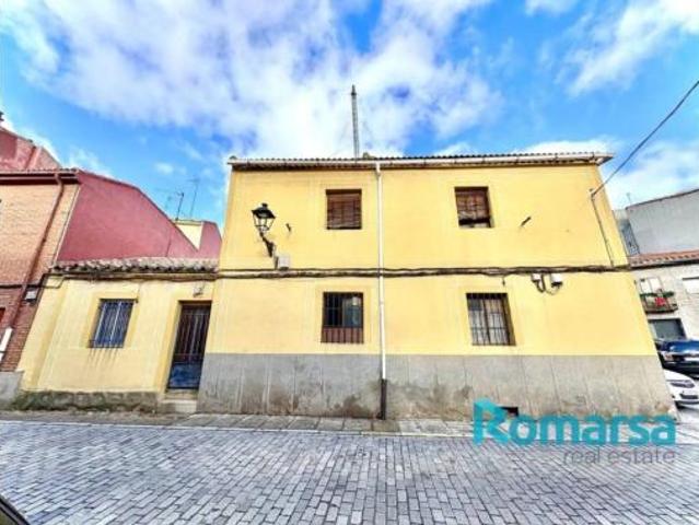Chalet Venta Ávila Capital, Santo Tomás Universidad