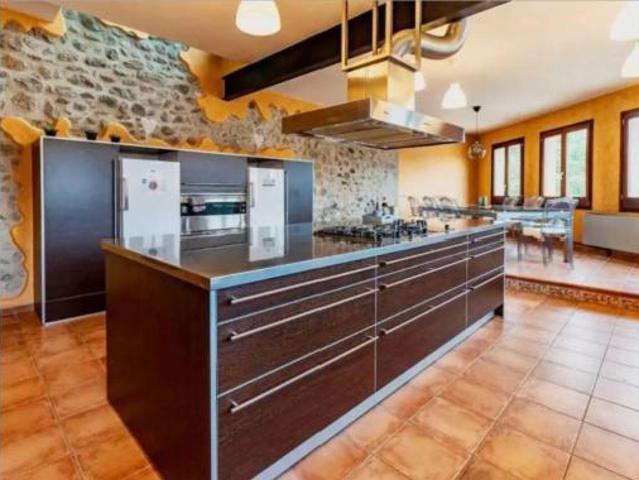 Chalet Venta Boadella i les Escaules, Boadella d'Empordà