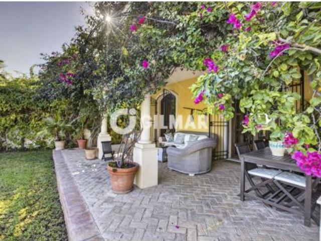 Chalet Venta Bormujos, Centro