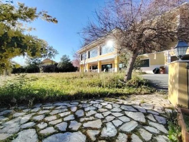 Chalet Venta Batres, Batres