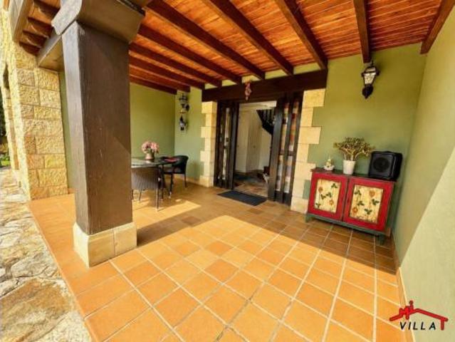 Chalet Venta Bárcena de Cicero, Gama