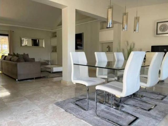Chalet Venta Benahavís, Núcleo