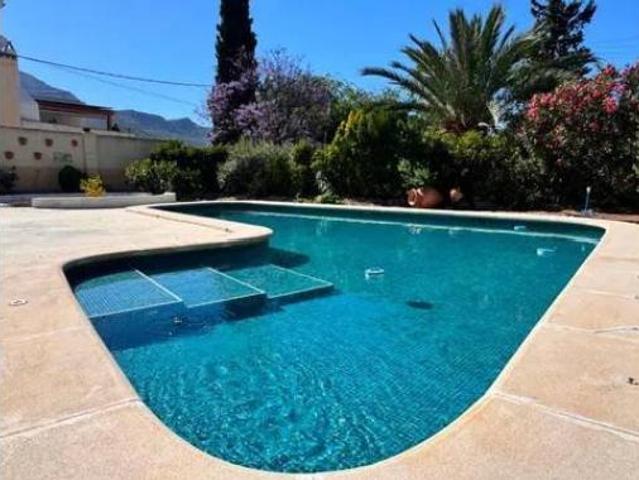 Chalet Venta Blanca, Blanca