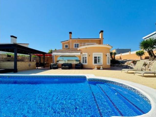 Chalet Venta Gata de Gorgos, Bolerías