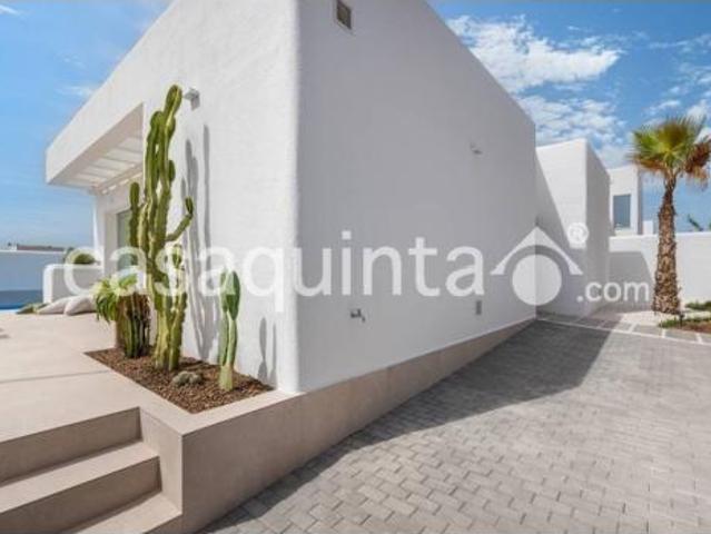 Chalet Venta Dolores, Dolores