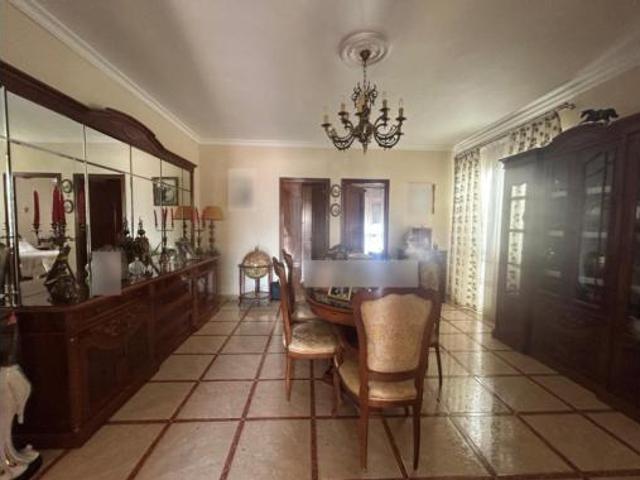 Chalet Venta Dos Hermanas, Centro Doña Mercedes