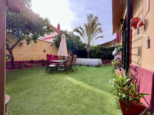 Chalet Venta Dos Hermanas, Entrenúcleos