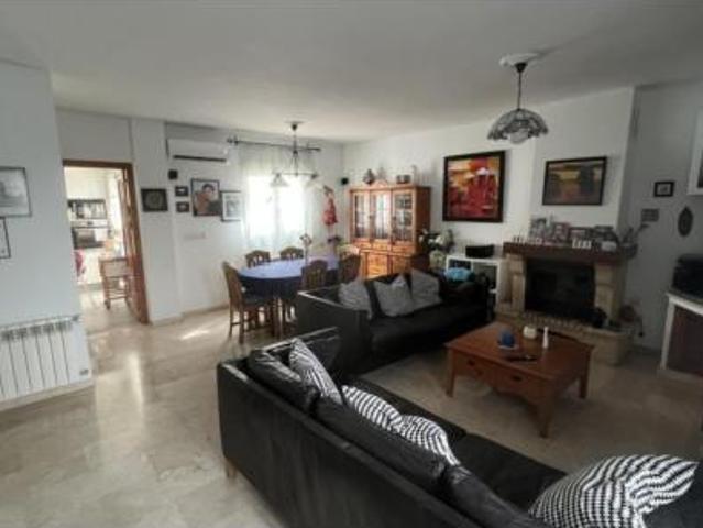 Chalet Venta Dos Hermanas, Entrenúcleos