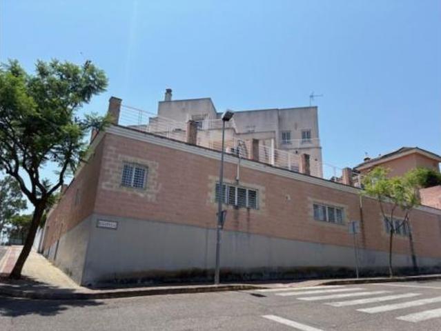 Chalet Venta Dos Hermanas, Entrenúcleos