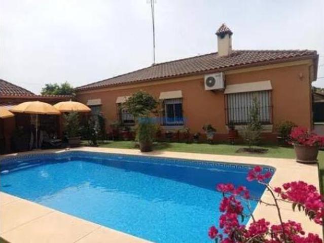 Chalet Venta Dos Hermanas, Entrenúcleos