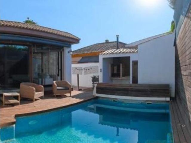 Chalet Venta Dos Hermanas, Entrenúcleos
