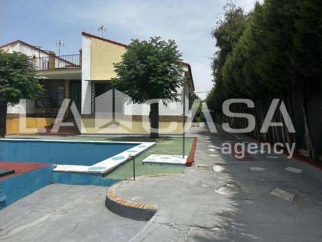 Chalet Venta Dos Hermanas, Entrenúcleos