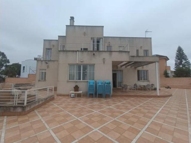 Chalet Venta Dos Hermanas, Entrenúcleos