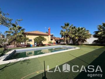 Chalet Venta Dos Hermanas, Entrenúcleos