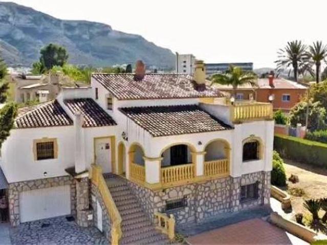 Chalet Venta Dénia, Puerto