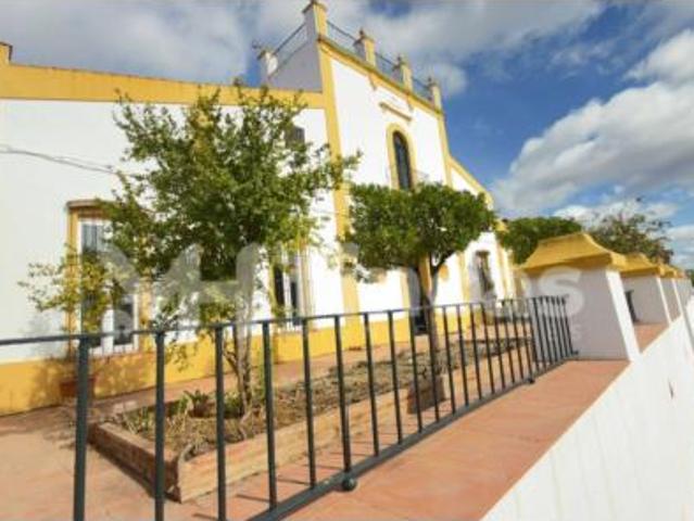 Chalet Venta El Castillo de Las Guardas, El Castillo de Las Guardas