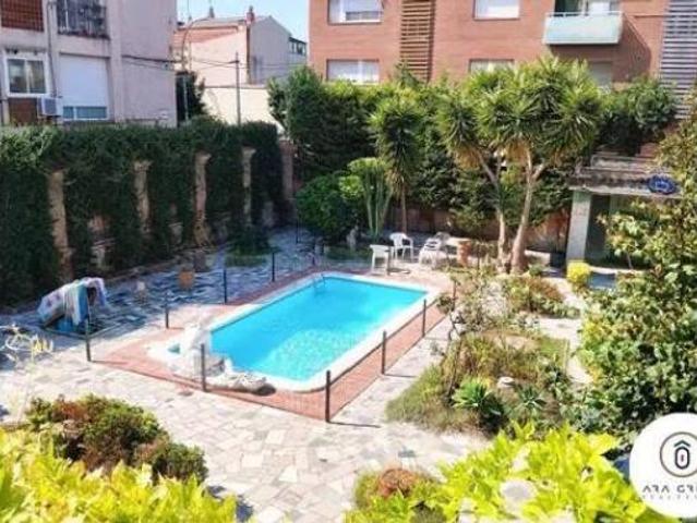 Chalet Venta El Prat de Llobregat, Centre