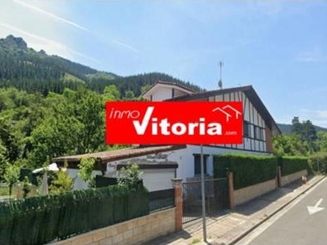 Chalet Venta Eskoriatza, Marín