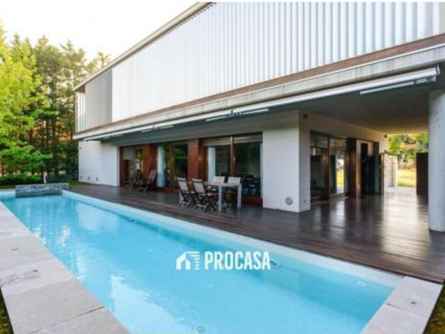 Chalet Venta Figueres, Parc Bosc Castell de Sant Ferran
