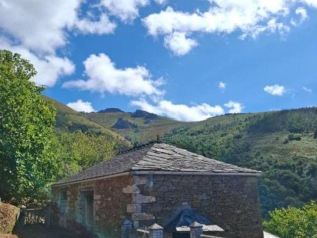 Chalet Venta Illano, Illano