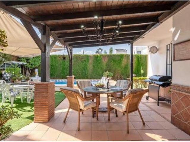 Chalet Venta Jun, Jun