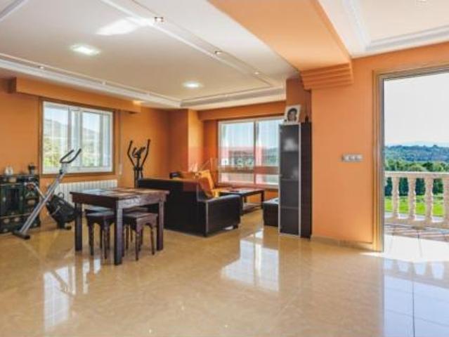 Chalet Venta O Carballiño, Boedes