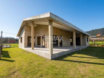 Chalet Venta O Porriño, Atios