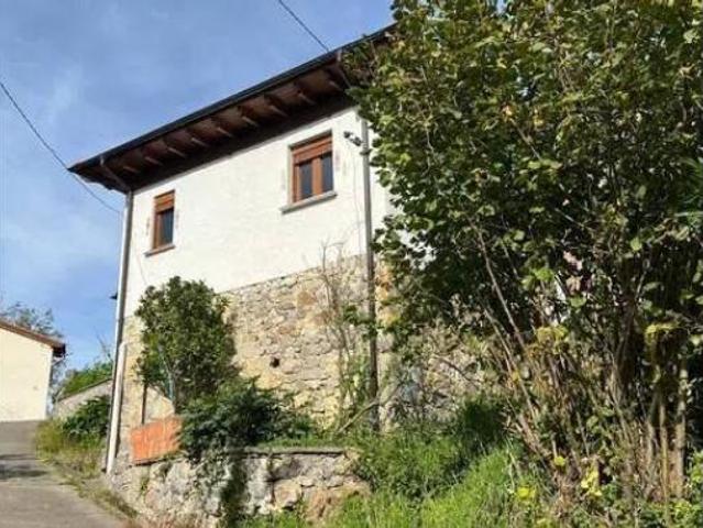 Chalet Venta Onís, Avín