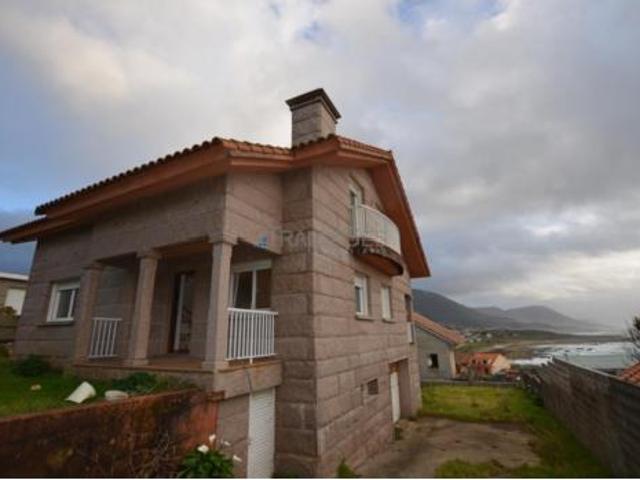 Chalet Venta Oia, Mougas