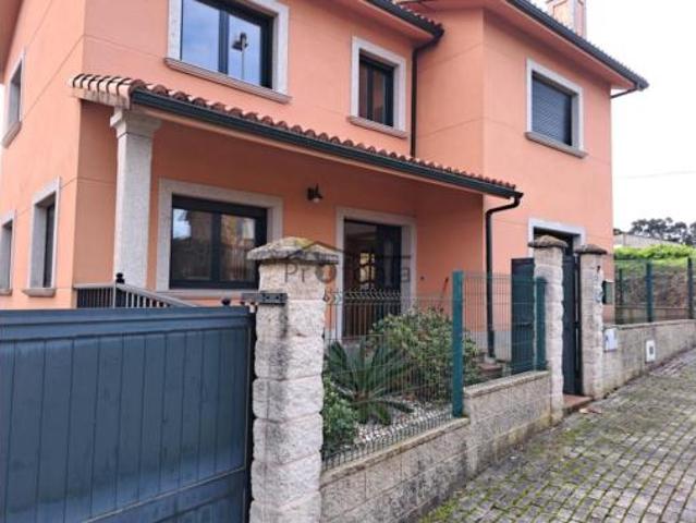 Chalet Venta Oleiros, Dexo Lorbé