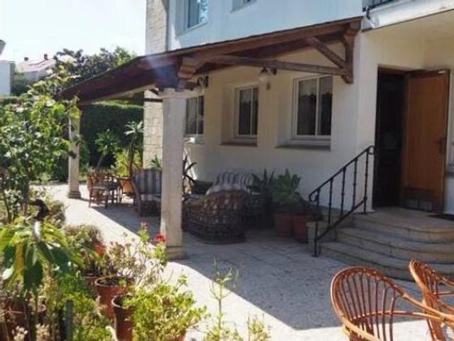 Chalet Venta Oleiros, Núcleo