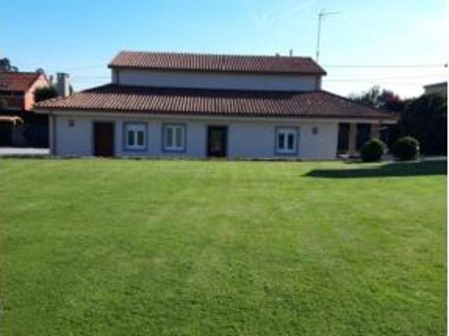 Chalet Venta Oleiros, Núcleo