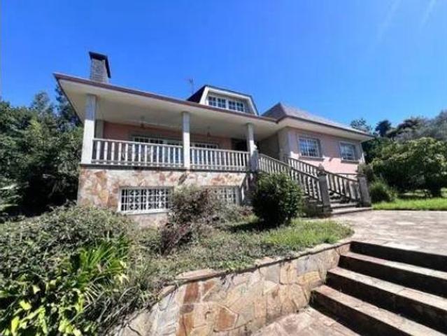 Chalet Venta Oleiros, Núcleo