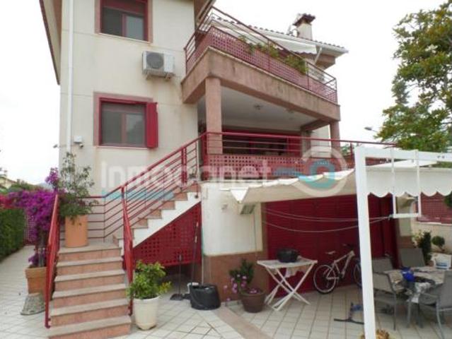 Chalet Venta Oliva, Nucli Urbà