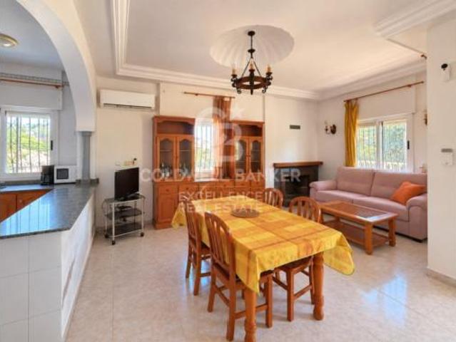 Chalet Venta Oliva, Nucli Urbà