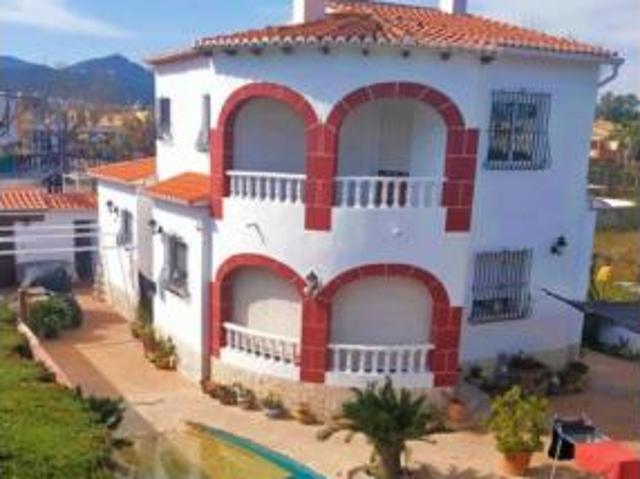 Chalet Venta Oliva, Nucli Urbà