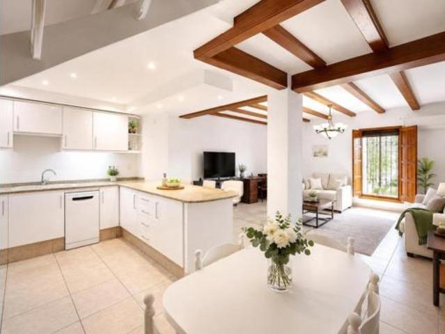 Chalet Venta Oliva, Nucli Urbà
