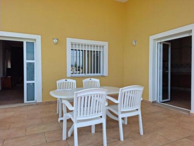 Chalet Venta Oliva, Oliva
