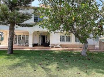 Villa en venta en Cabo Roig - Piscina