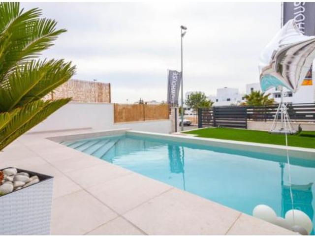 Chalet Venta Orihuela, Las Filipinas Villamartín Canal Norte