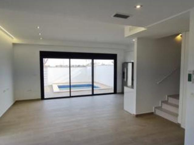 Chalet Venta Orihuela, Las Filipinas Villamartín Canal Norte