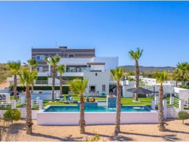 Chalet Venta Orihuela, Las Filipinas Villamartín Canal Norte