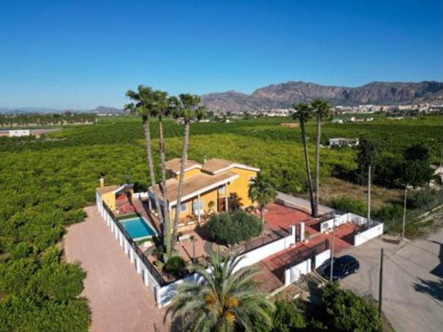 Chalet Venta Orihuela, Núcleo Urbano