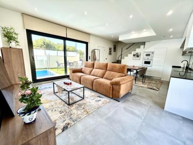 Chalet Venta Orihuela, Núcleo Urbano